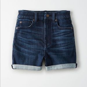 NWT AE CURVY SUPER HIGH WAISTED SHORTS !!